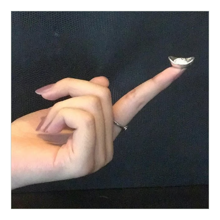 いつでもどこでも持ち歩ける財運アップの「ミニ金銀元宝」（２コセット）